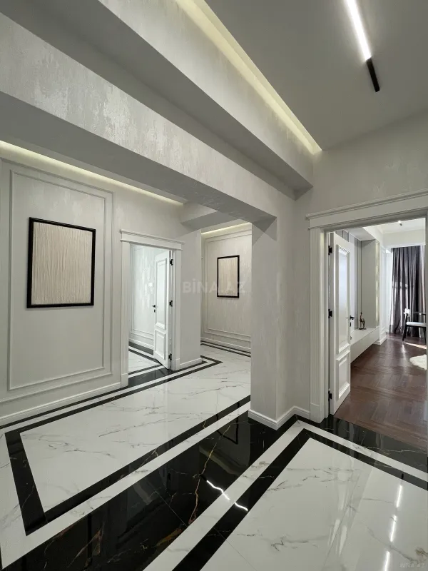 Satılır 3 otaqlı mənzil 101 m²
