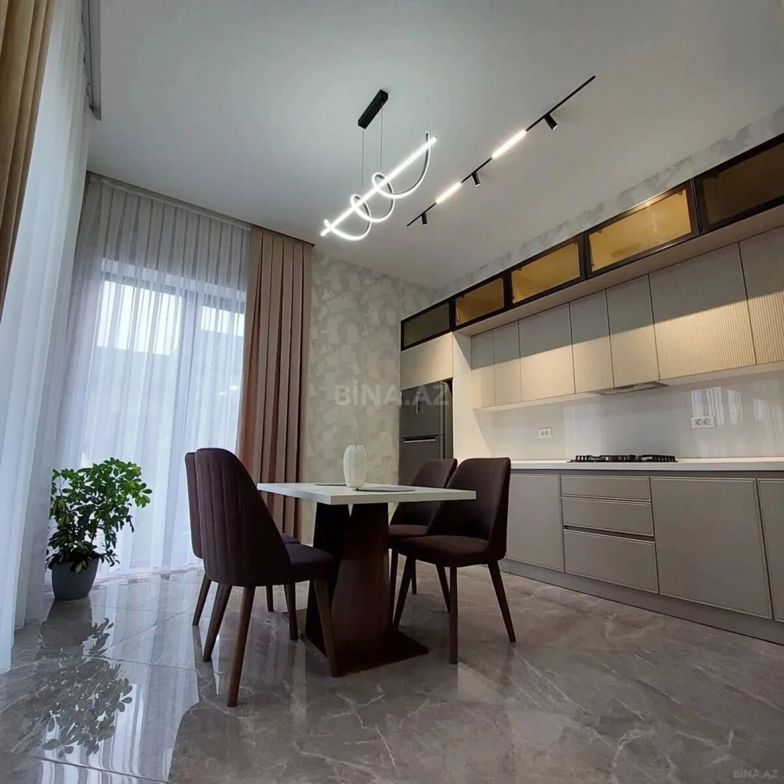 Kirayə verilir 4 otaqlı həyət evi 200 m²