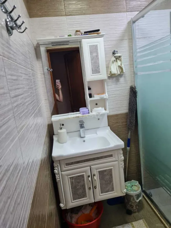 Satılır 4 otaqlı mənzil 100 m²