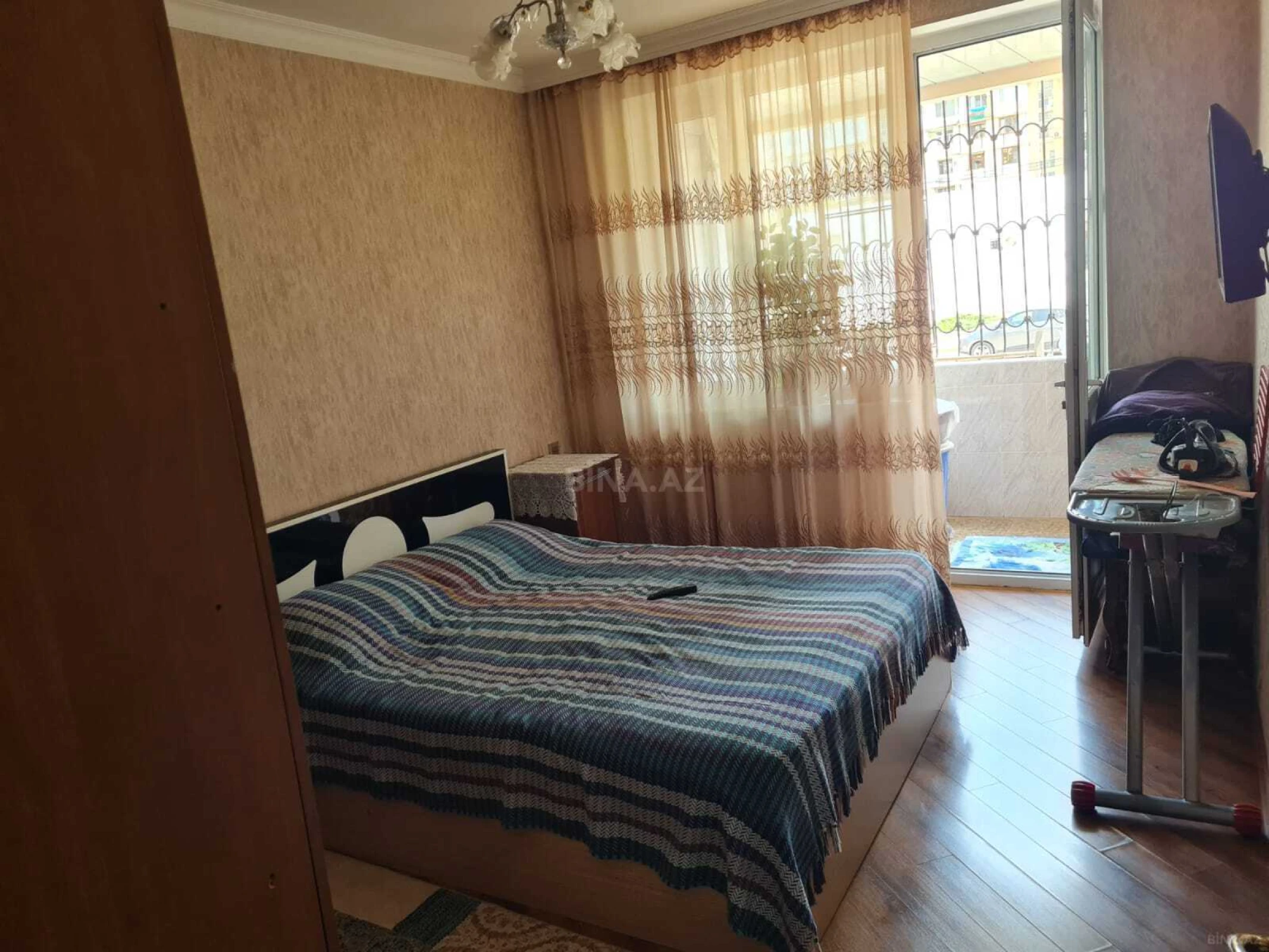 Satılır 4 otaqlı mənzil 100 m²
