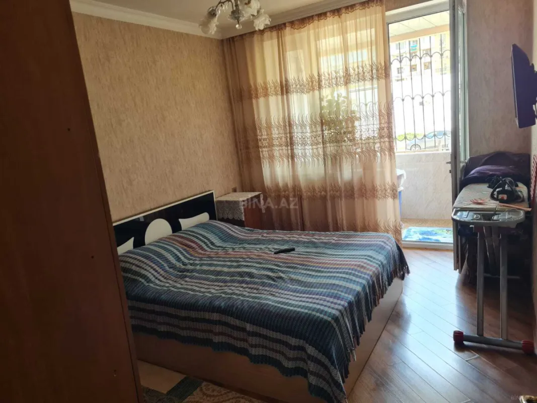 Satılır 4 otaqlı mənzil 100 m²