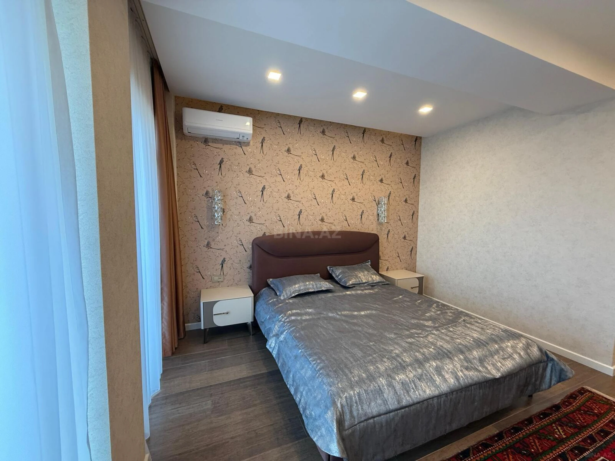 Satılır 2 otaqlı mənzil 90 m²