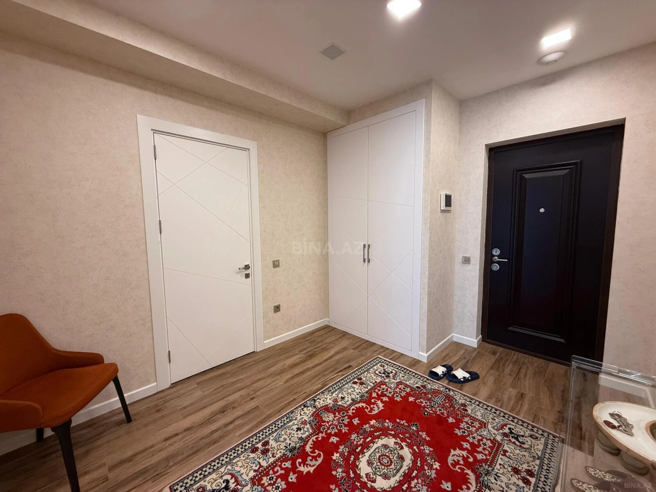 Satılır 2 otaqlı mənzil 90 m²