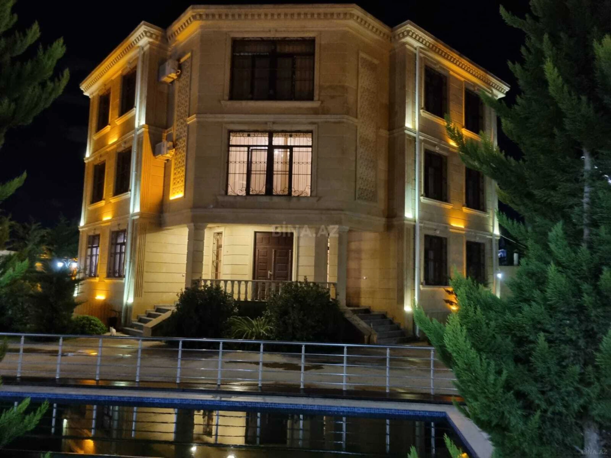 Kirayə verilir 6 otaqlı həyət evi 400 m²