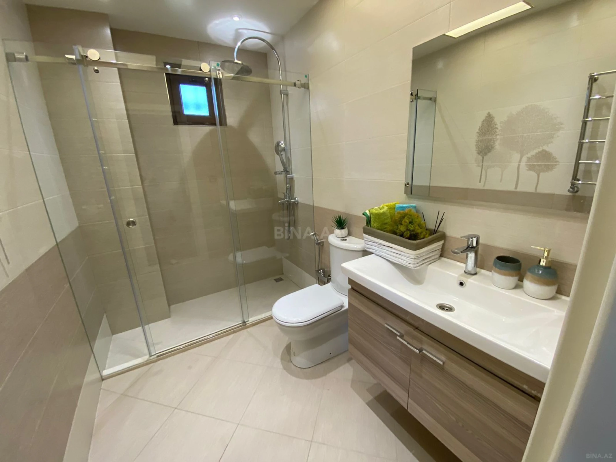 Kirayə verilir 6 otaqlı həyət evi 400 m²