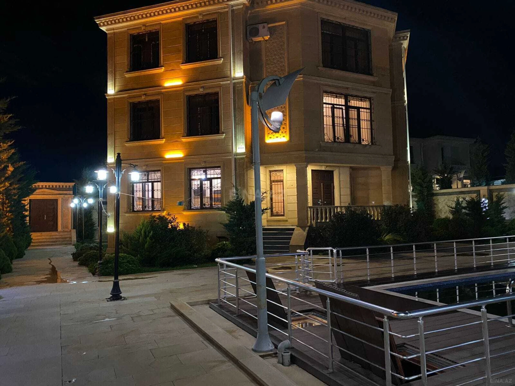 Kirayə verilir 6 otaqlı həyət evi 400 m²