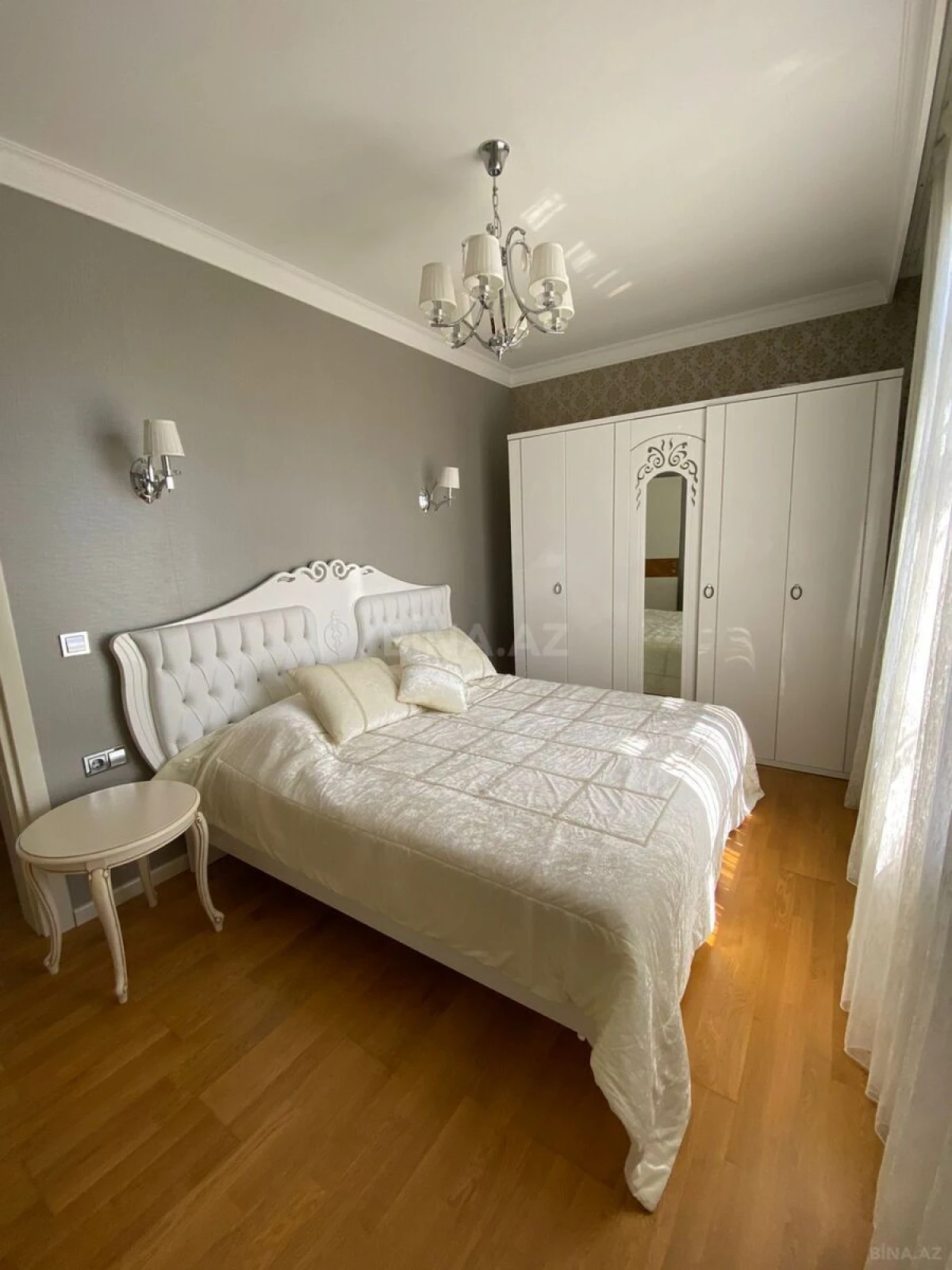 Kirayə verilir 6 otaqlı həyət evi 400 m²