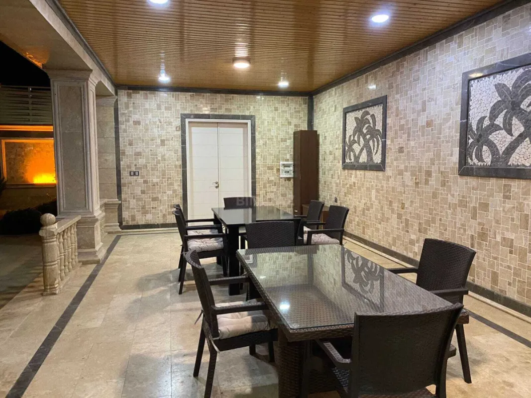 Kirayə verilir 6 otaqlı həyət evi 400 m²