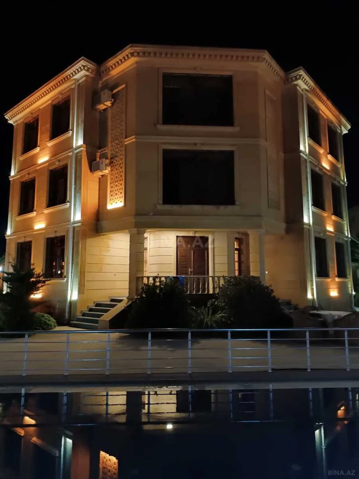 Kirayə verilir 6 otaqlı həyət evi 400 m²