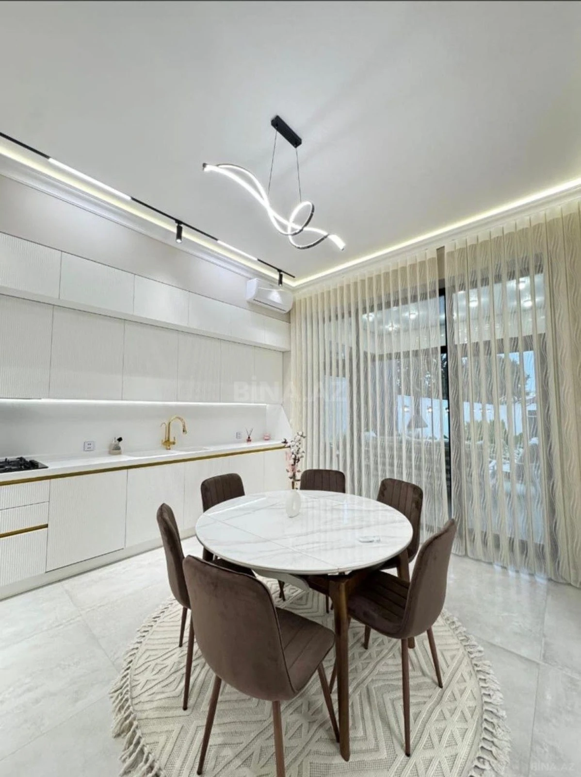 Kirayə verilir 4 otaqlı həyət evi 340 m²