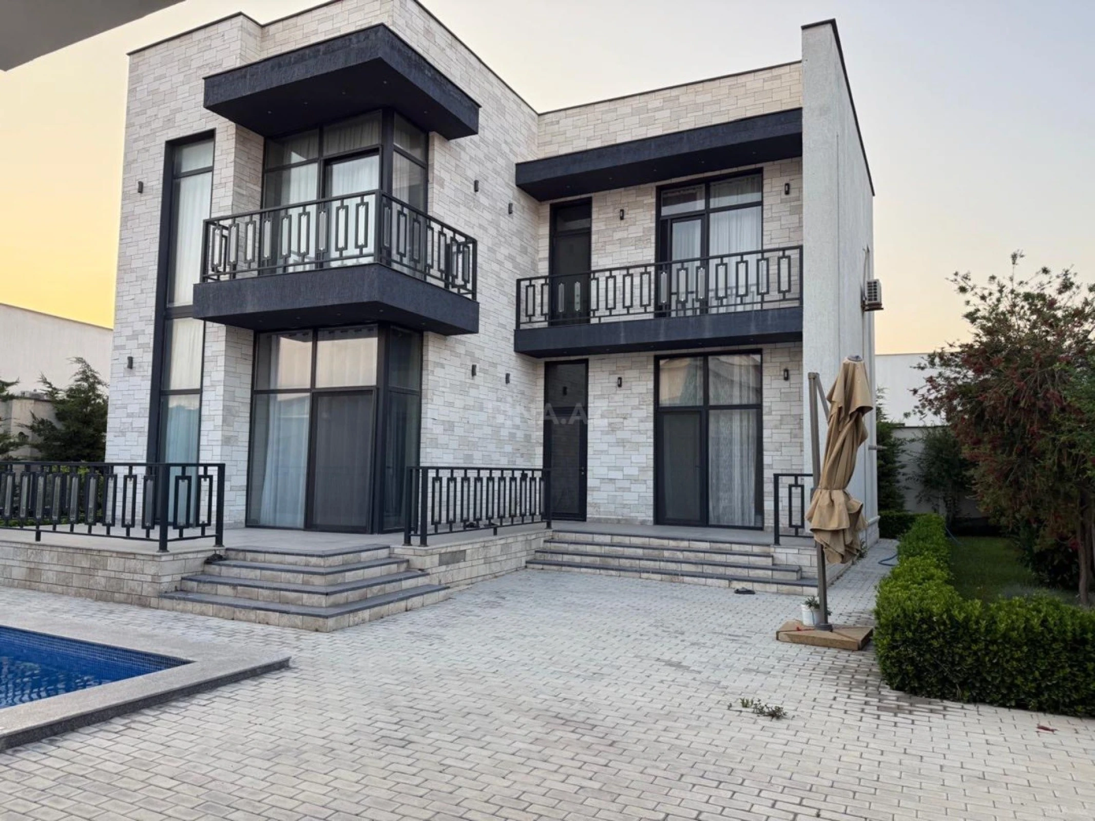 Kirayə verilir 4 otaqlı həyət evi 340 m²