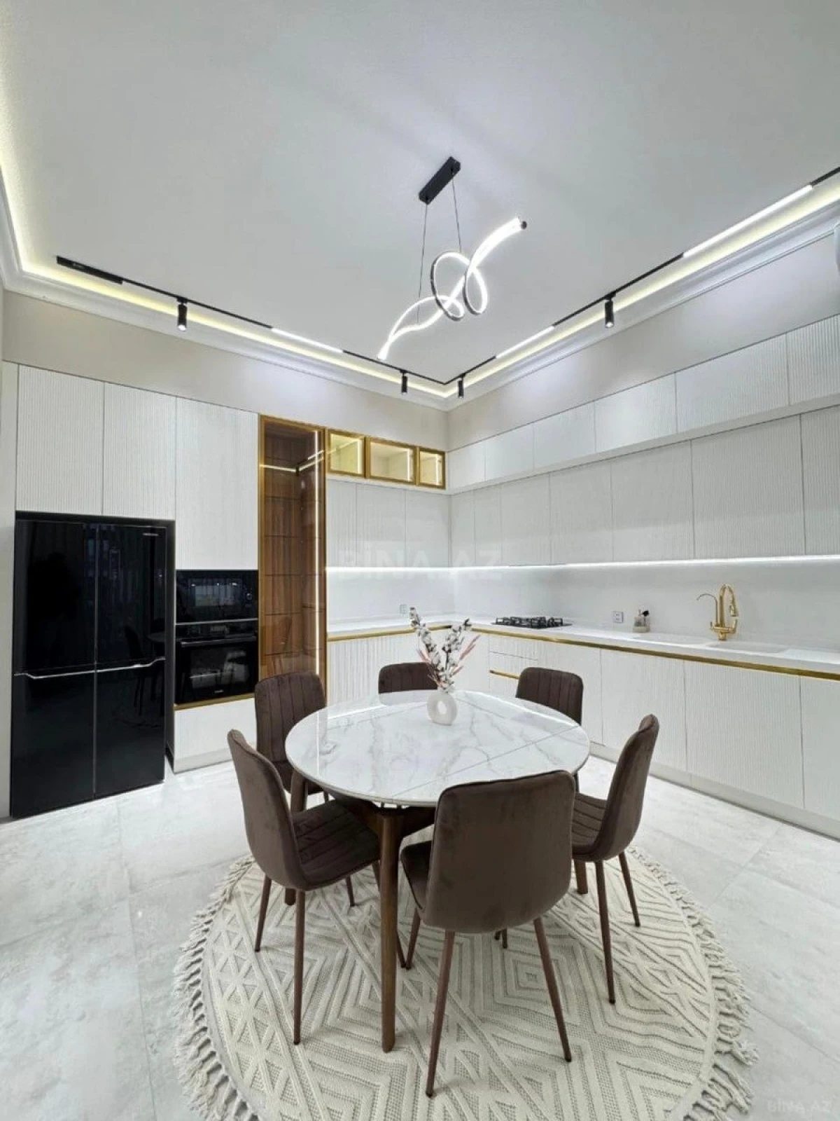 Kirayə verilir 4 otaqlı həyət evi 340 m²