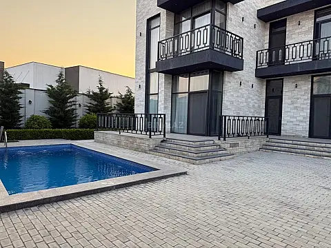 Kirayə verilir 4 otaqlı həyət evi 340 m²
