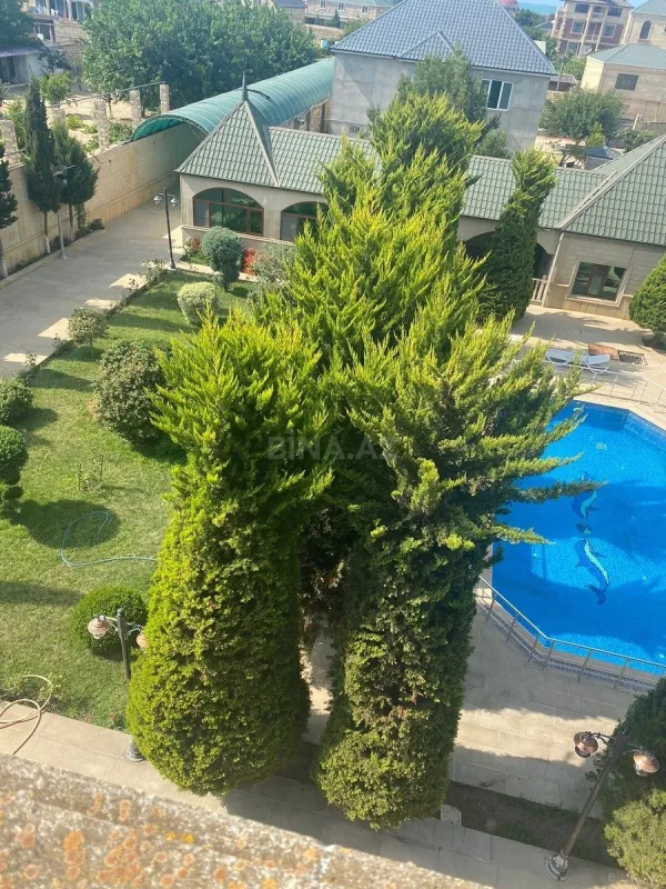 Kirayə verilir 6 otaqlı həyət evi 400 m²