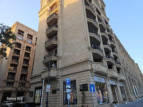 Satılır 3 otaqlı mənzil 100 m² — Bakı, Sahil qəs. 3 otaq 100.00 m²