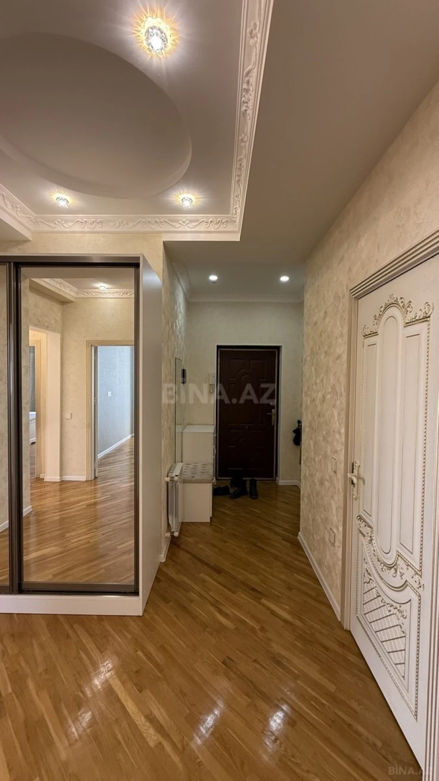 Satılır 3 otaqlı mənzil 115 m²