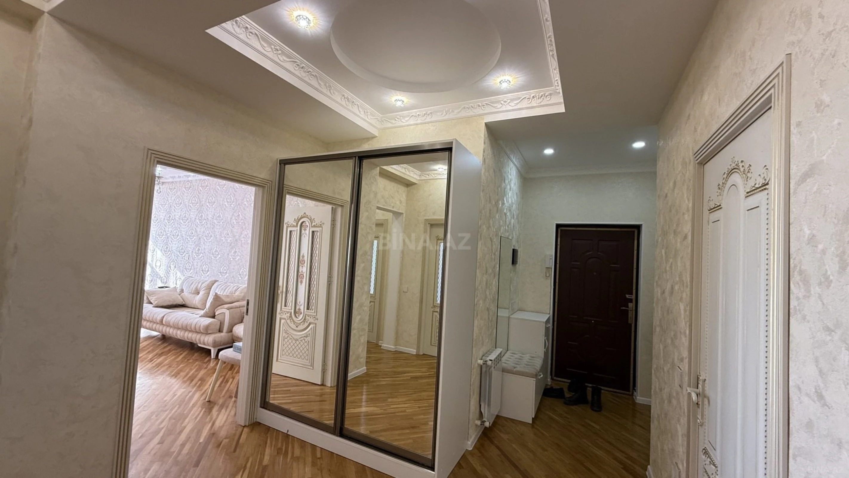 Satılır 3 otaqlı mənzil 115 m²