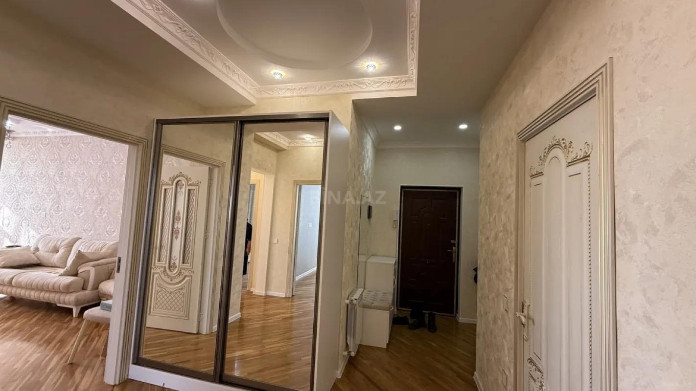 Satılır 3 otaqlı mənzil 115 m²