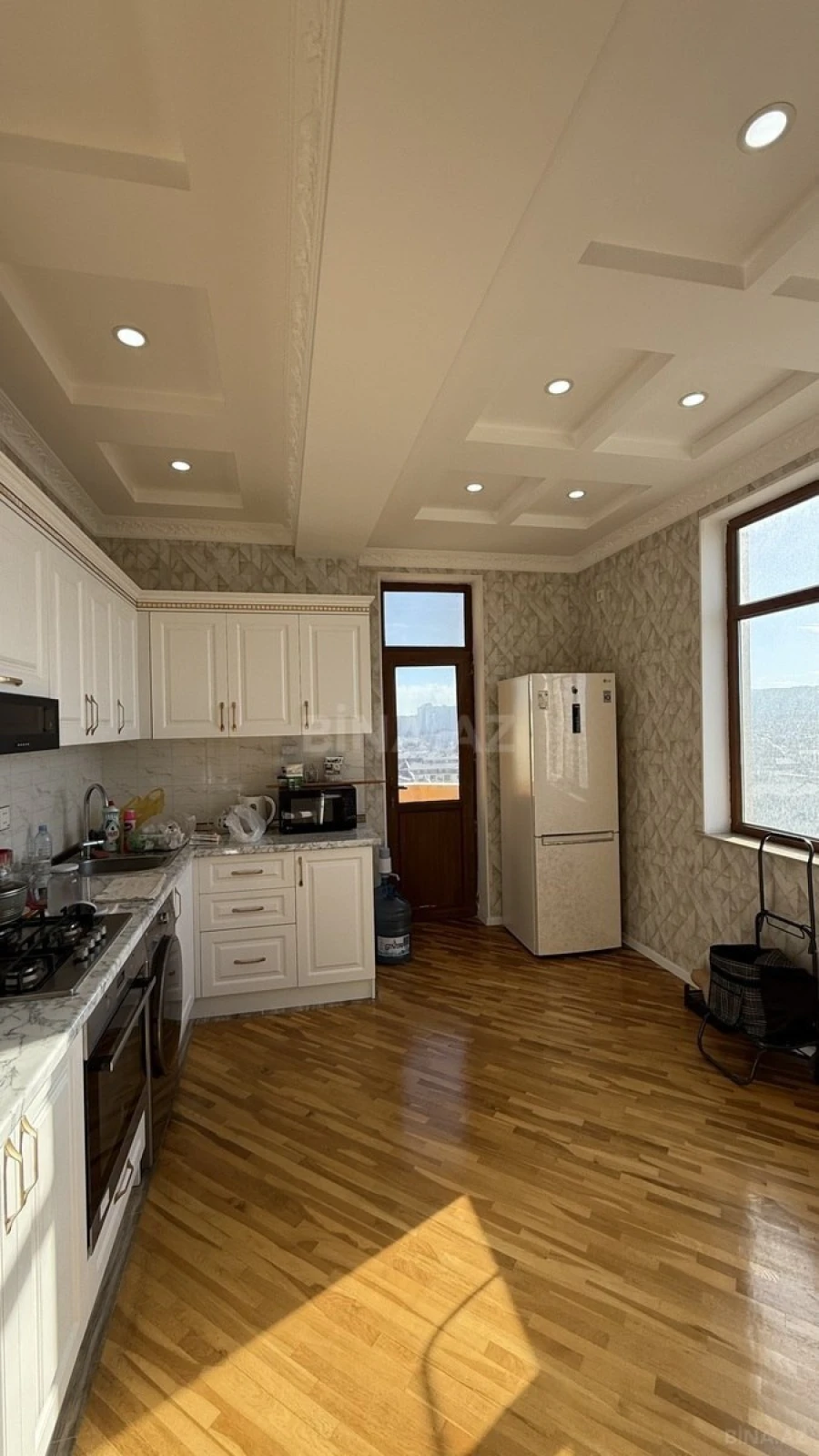 Satılır 3 otaqlı mənzil 115 m²