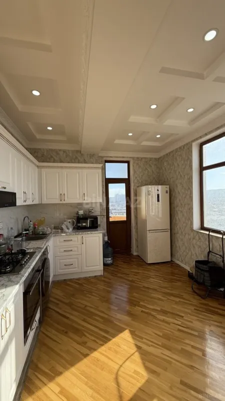 Satılır 3 otaqlı mənzil 115 m²