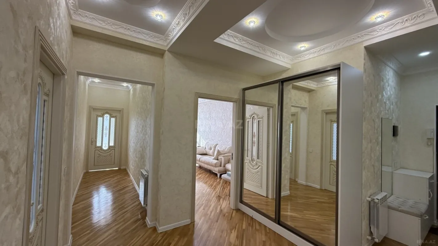 Satılır 3 otaqlı mənzil 115 m²