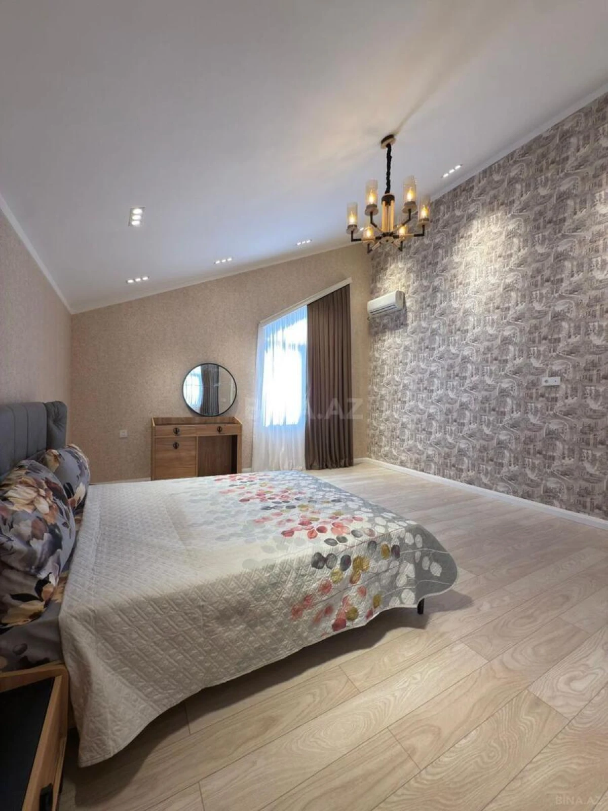 Kirayə verilir 4 otaqlı həyət evi 200 m²