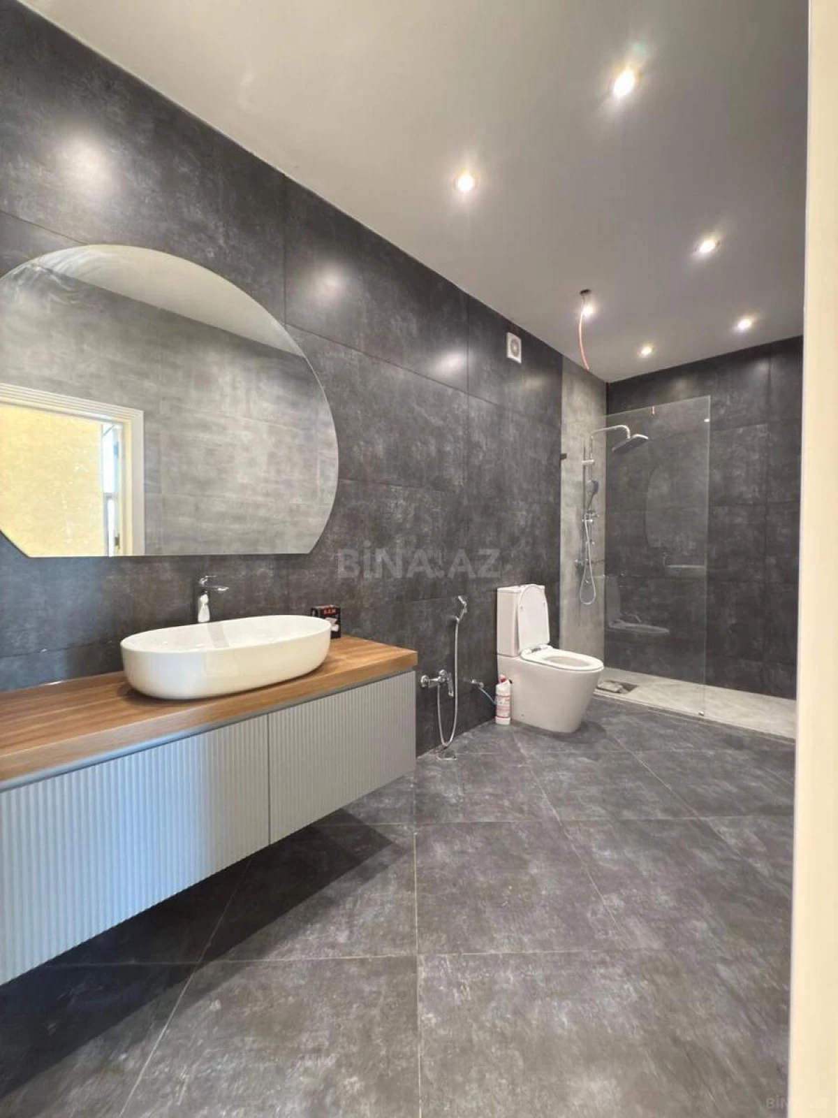 Kirayə verilir 4 otaqlı həyət evi 200 m²