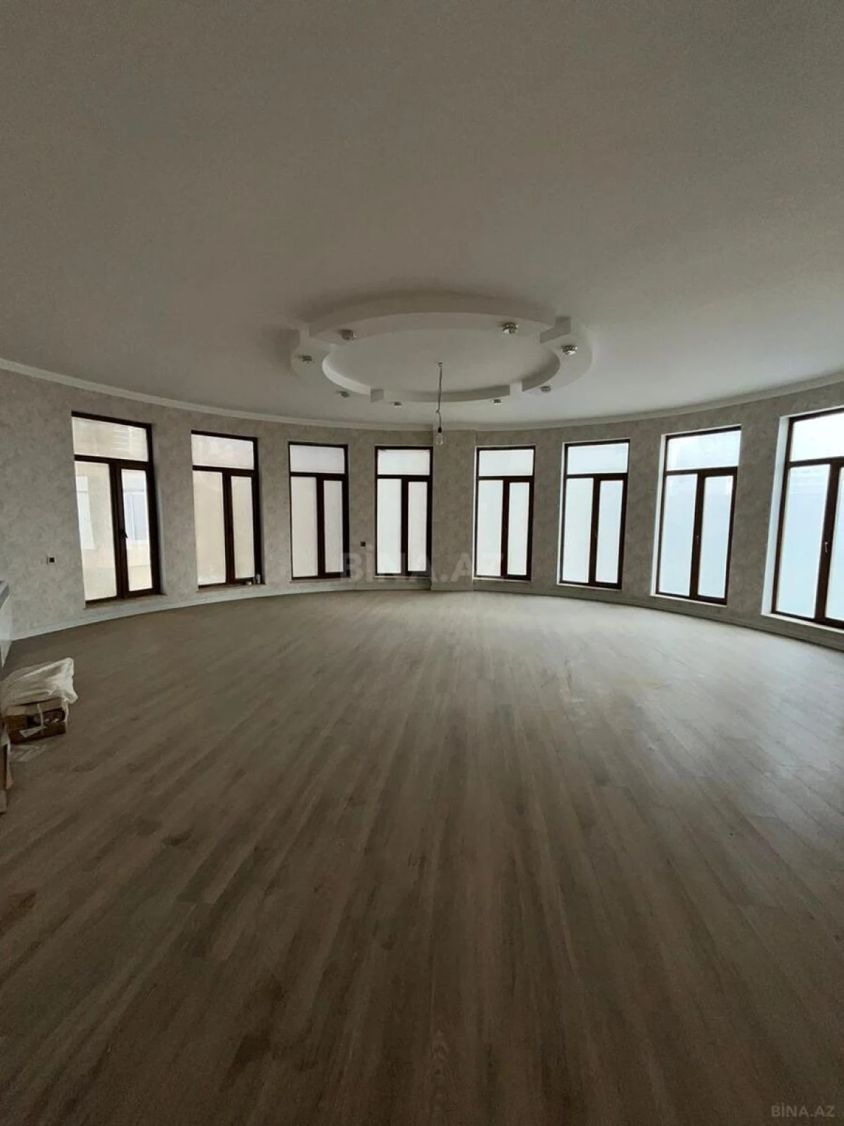 Satılır 3 otaqlı mənzil 160 m²