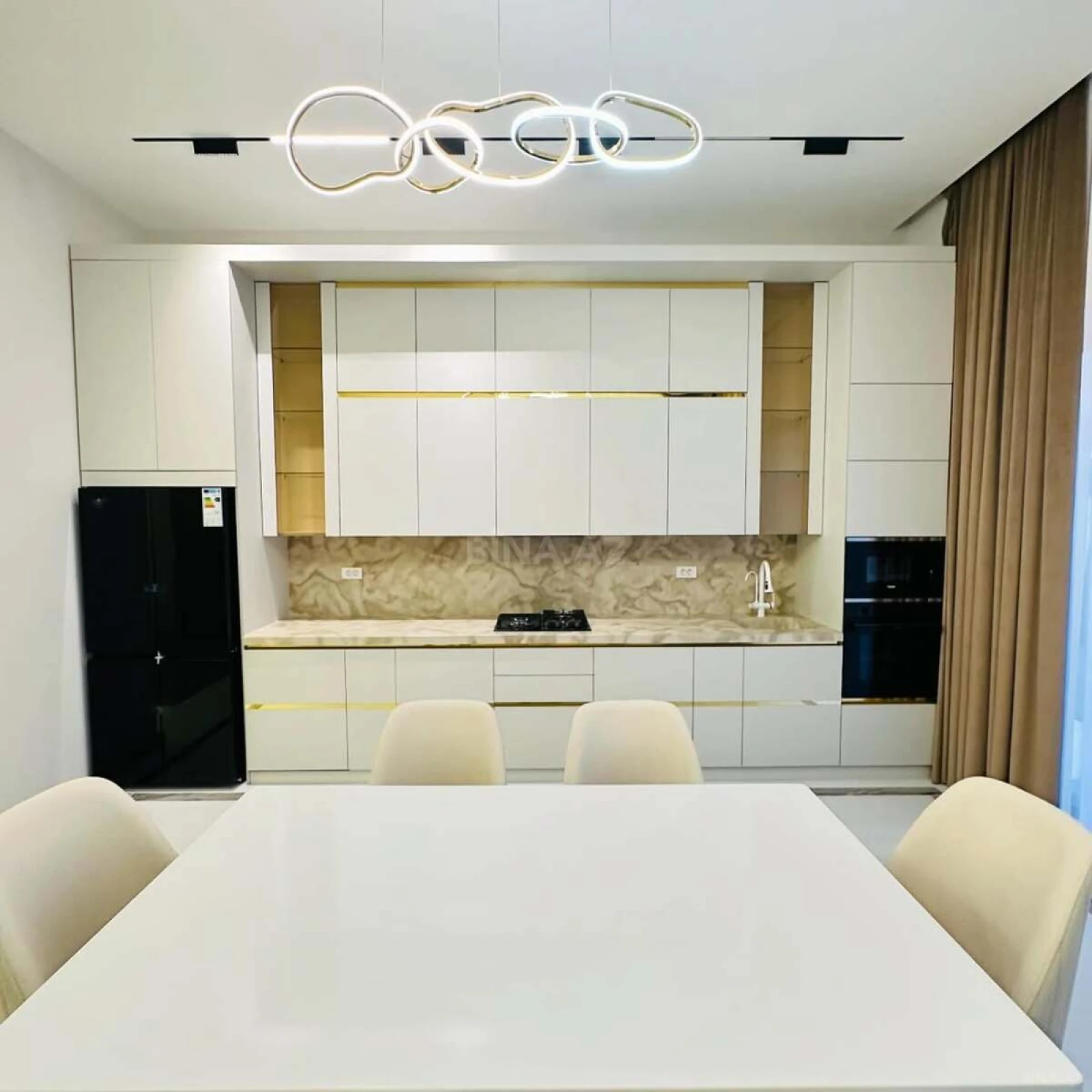 Kirayə verilir 5 otaqlı həyət evi 250 m²