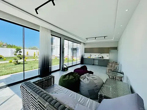 Kirayə verilir 5 otaqlı həyət evi 550 m²