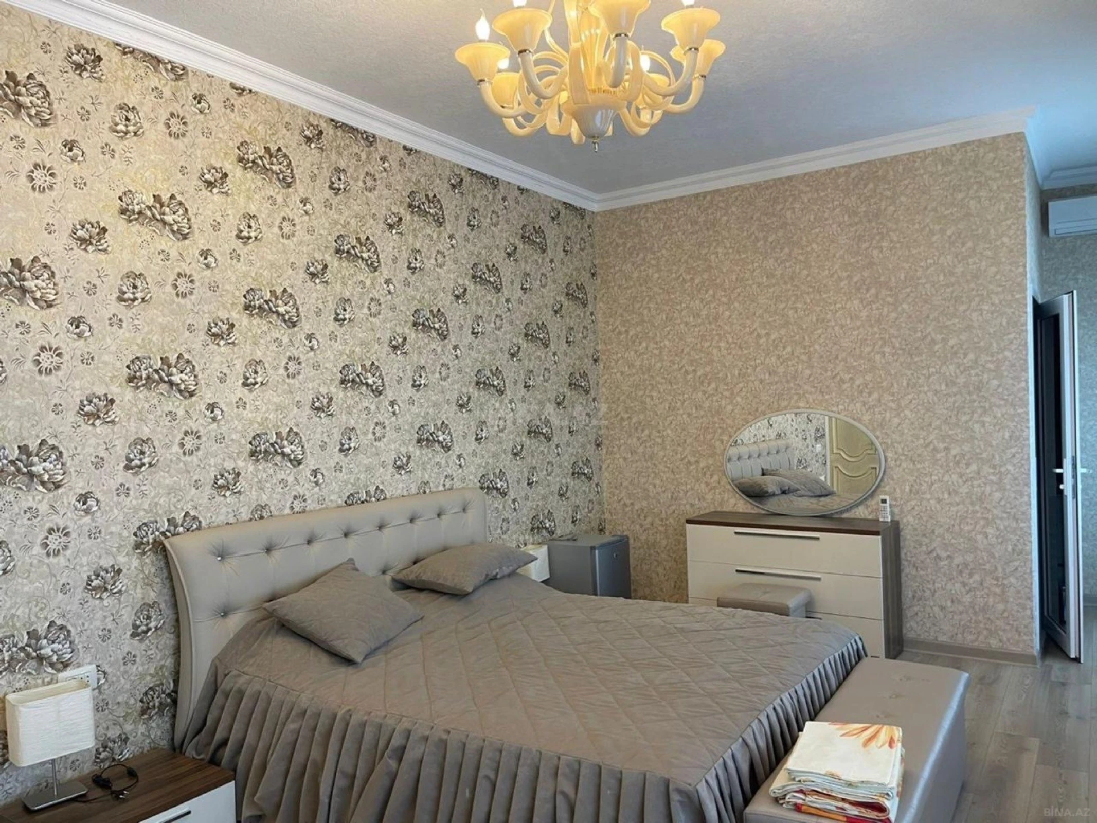 Kirayə verilir 7 otaqlı həyət evi 600 m²