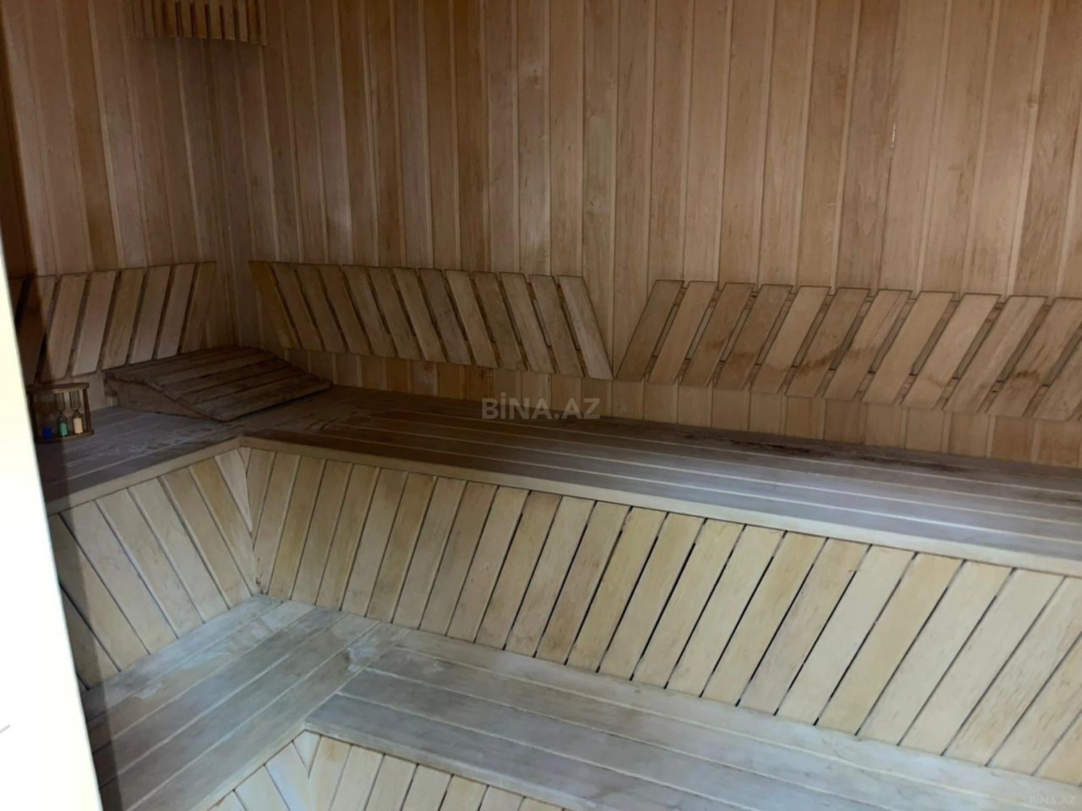 Kirayə verilir 7 otaqlı həyət evi 600 m²