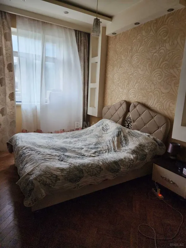 Satılır 3 otaqlı mənzil 110 m²