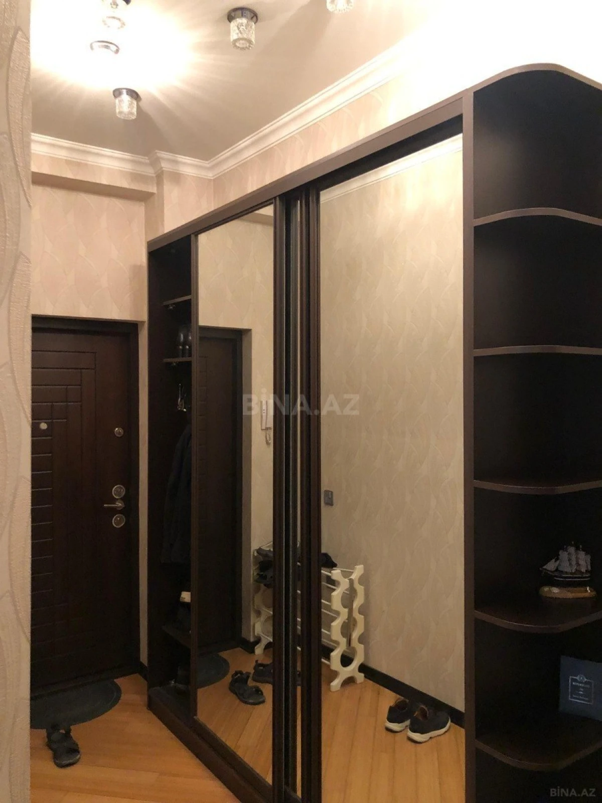 Satılır 3 otaqlı mənzil 95 m²