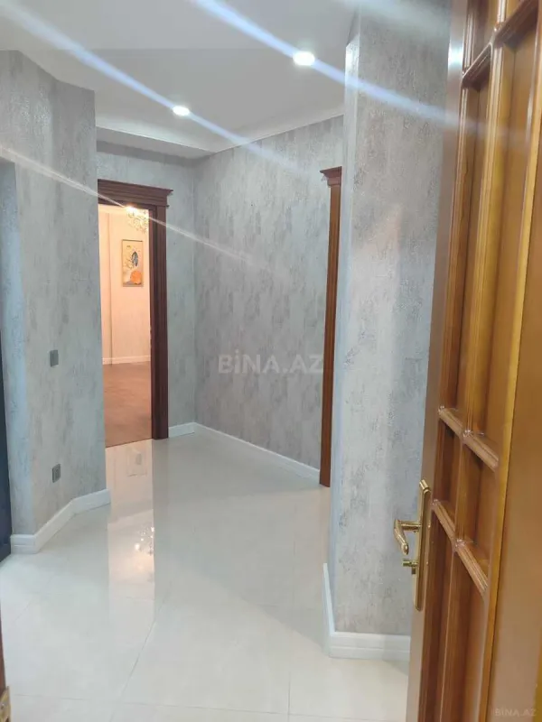 Satılır 3 otaqlı mənzil 112 m²