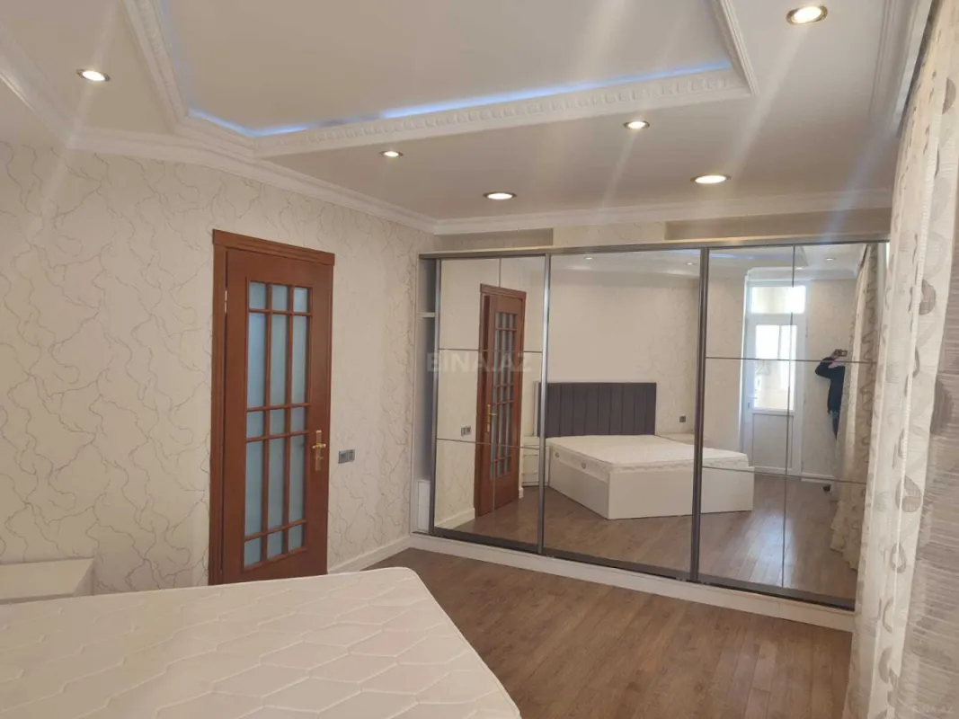 Satılır 3 otaqlı mənzil 112 m²