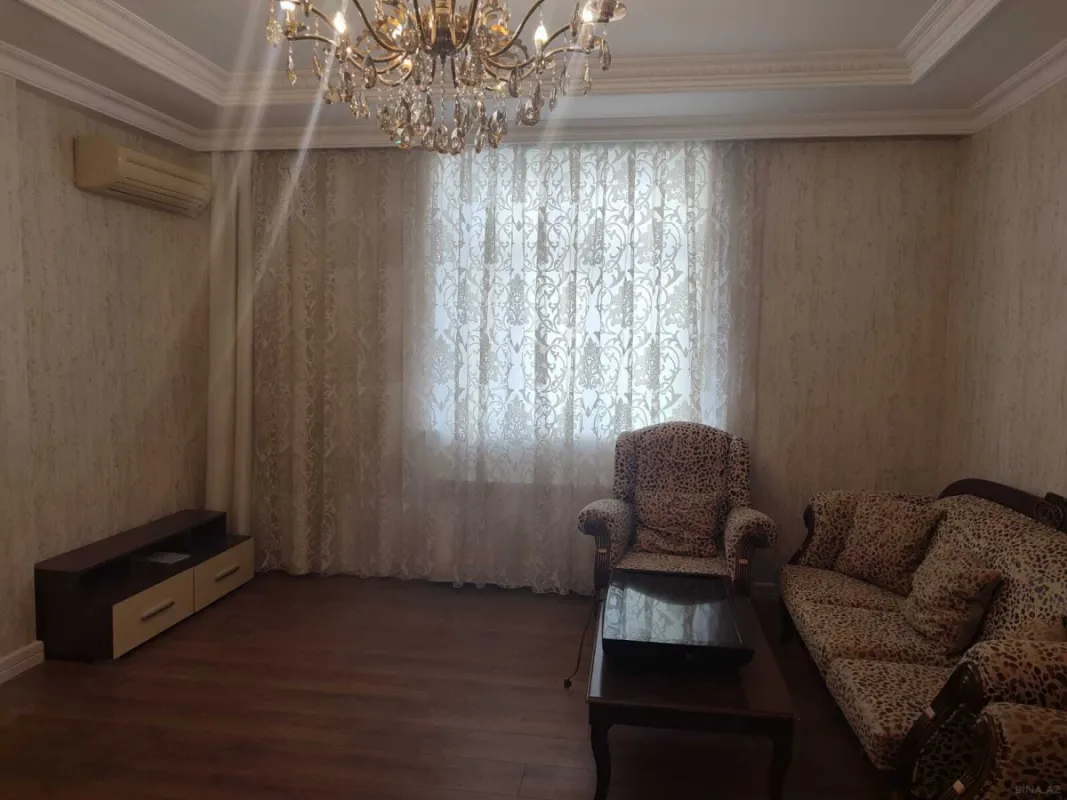 Satılır 3 otaqlı mənzil 112 m²