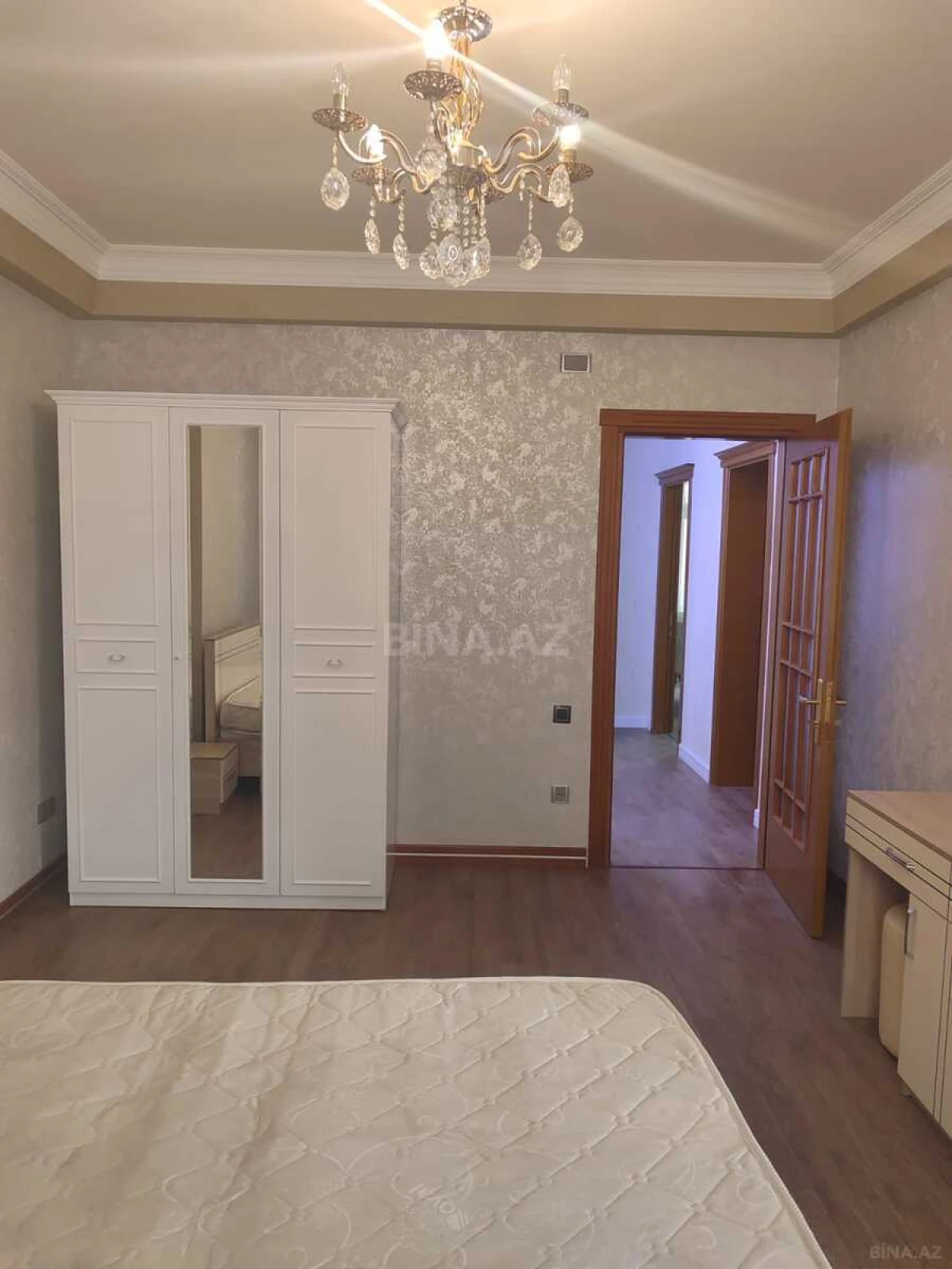 Satılır 3 otaqlı mənzil 112 m²
