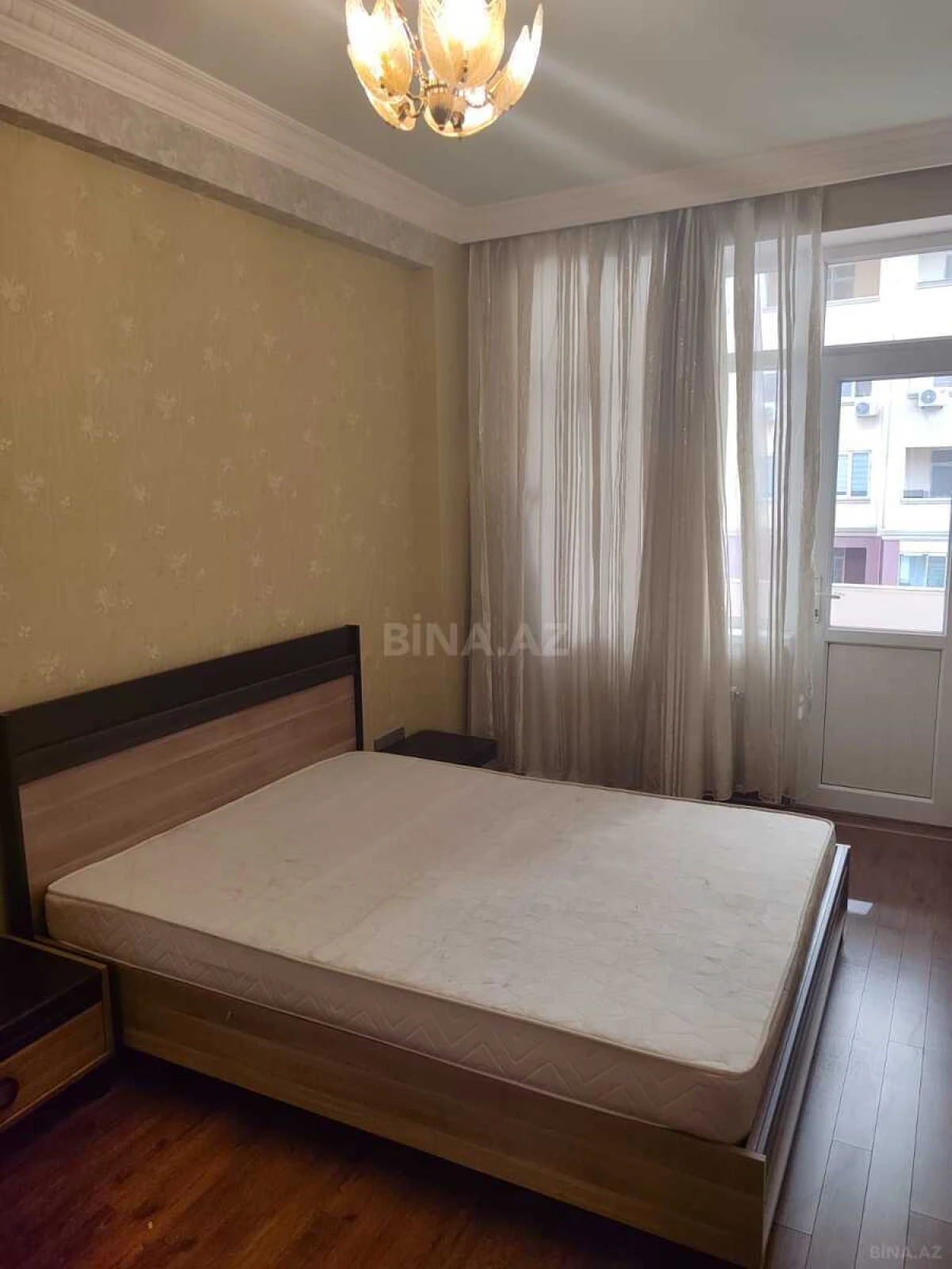 Satılır 3 otaqlı mənzil 112 m²