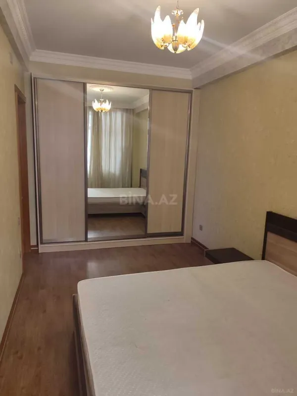 Satılır 3 otaqlı mənzil 112 m²