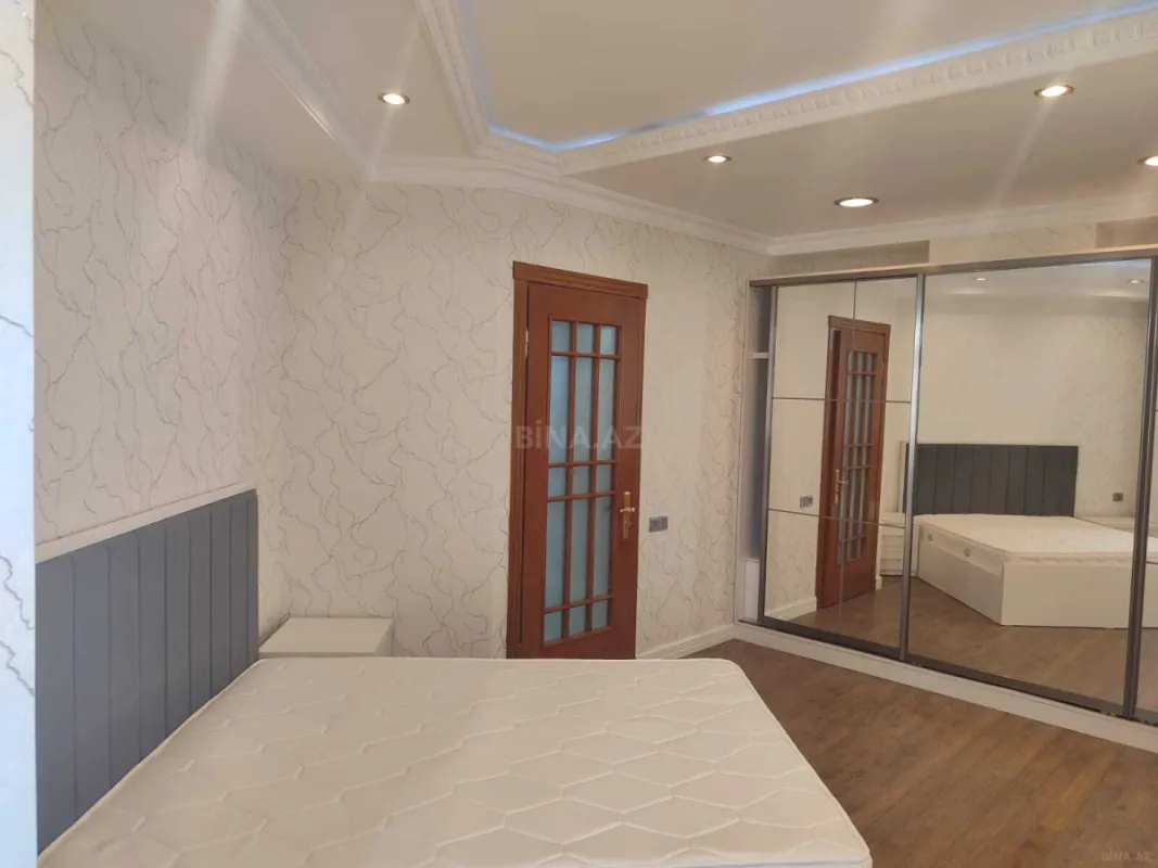 Satılır 3 otaqlı mənzil 112 m²