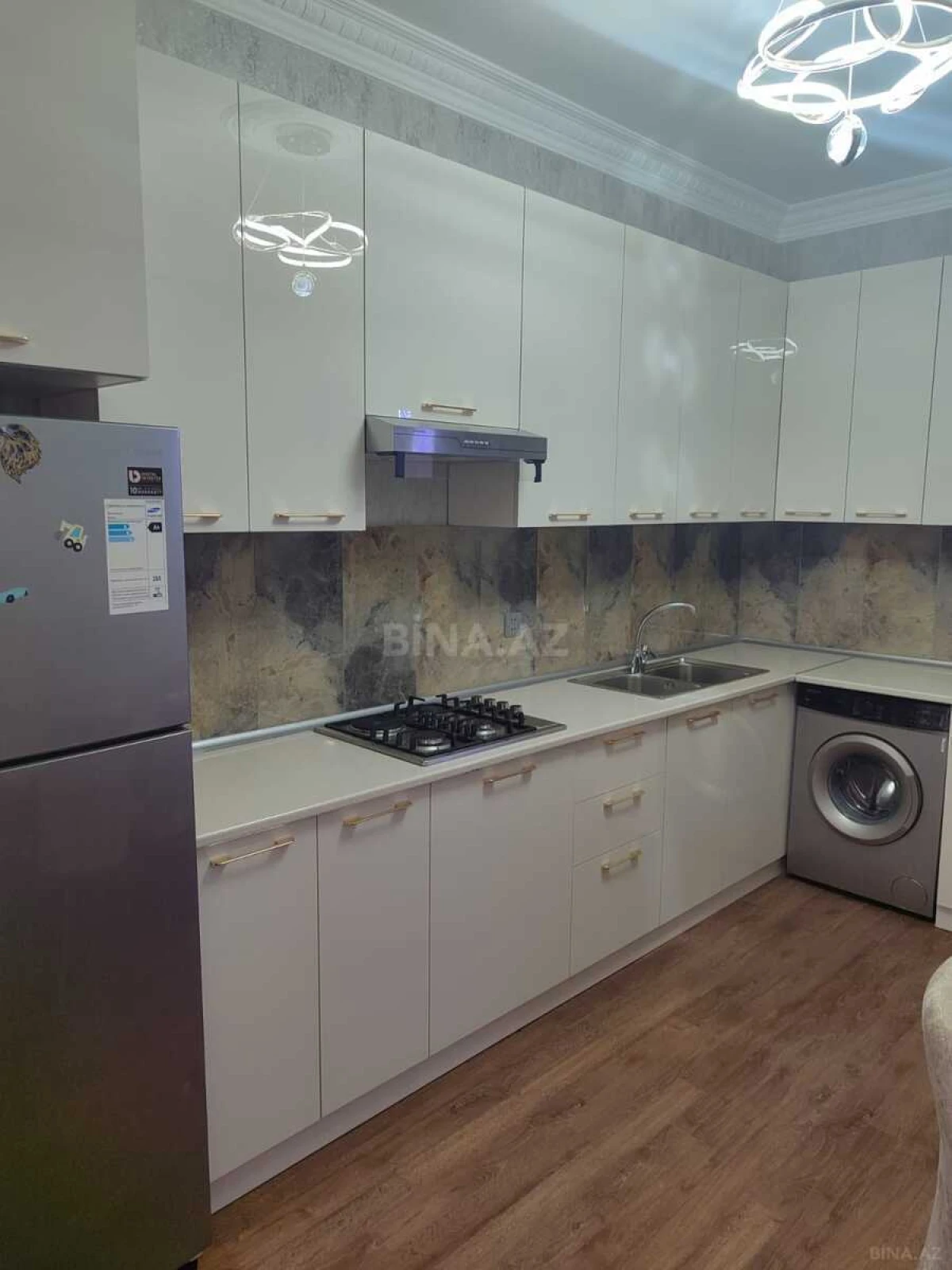 Satılır 3 otaqlı mənzil 112 m²