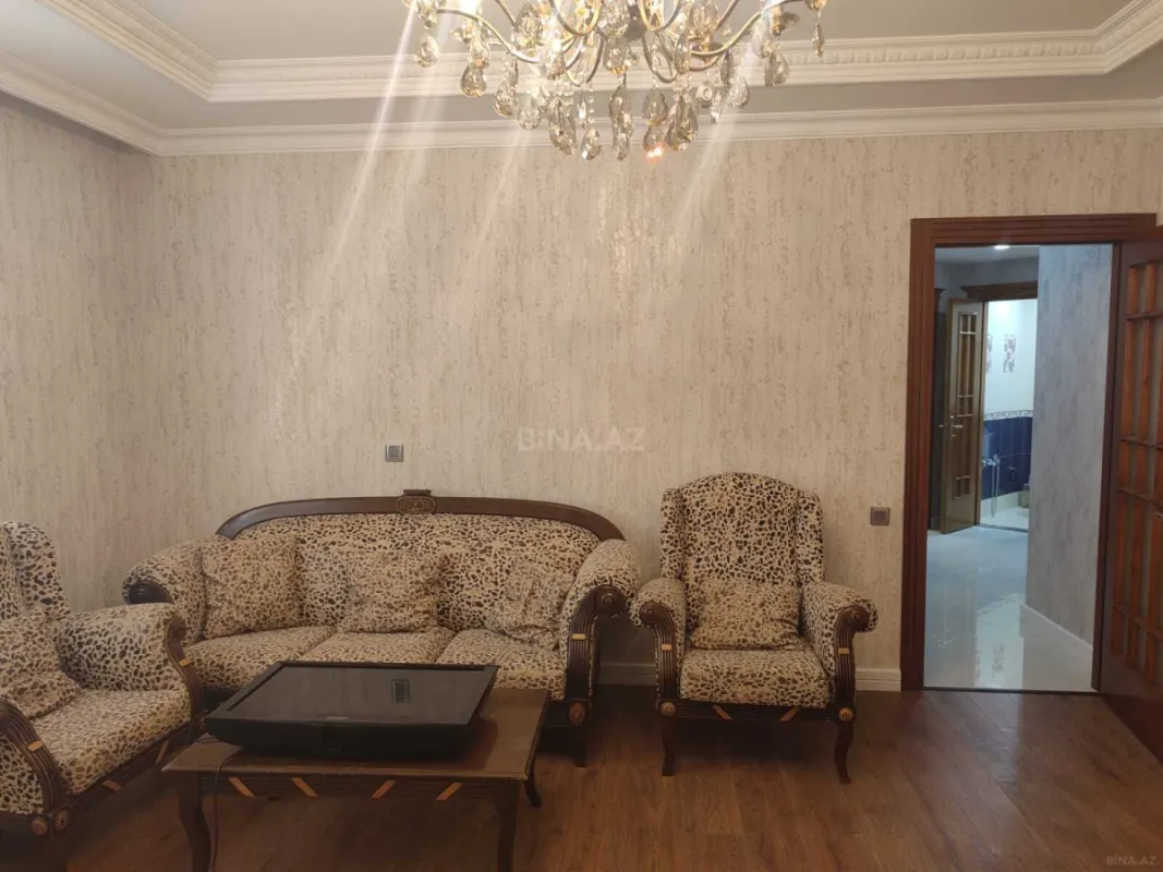 Satılır 3 otaqlı mənzil 112 m²