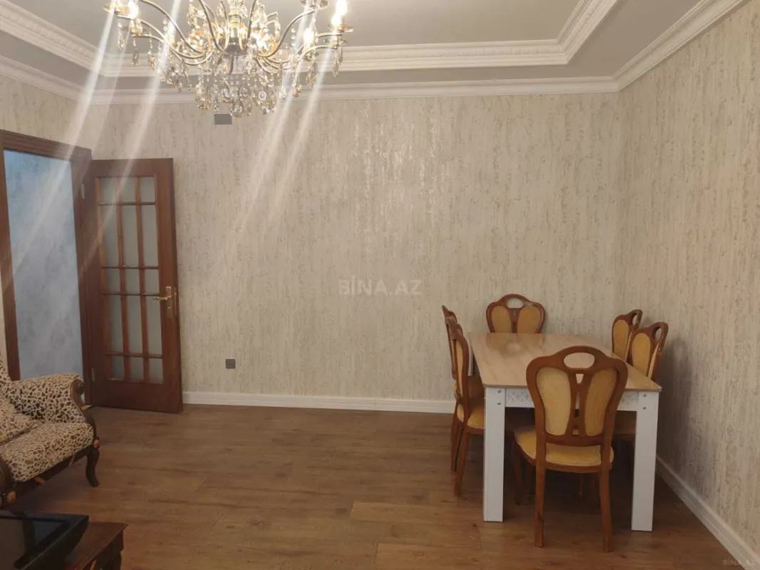 Satılır 3 otaqlı mənzil 112 m²
