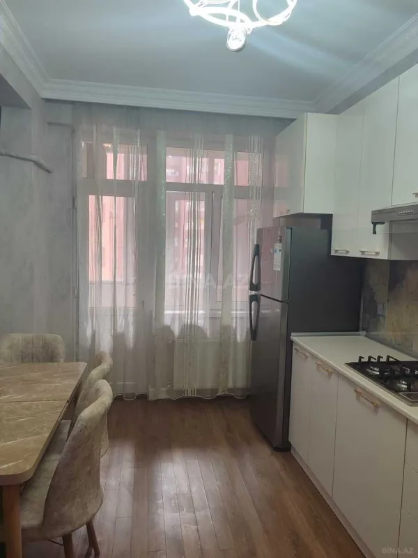 Satılır 3 otaqlı mənzil 112 m²