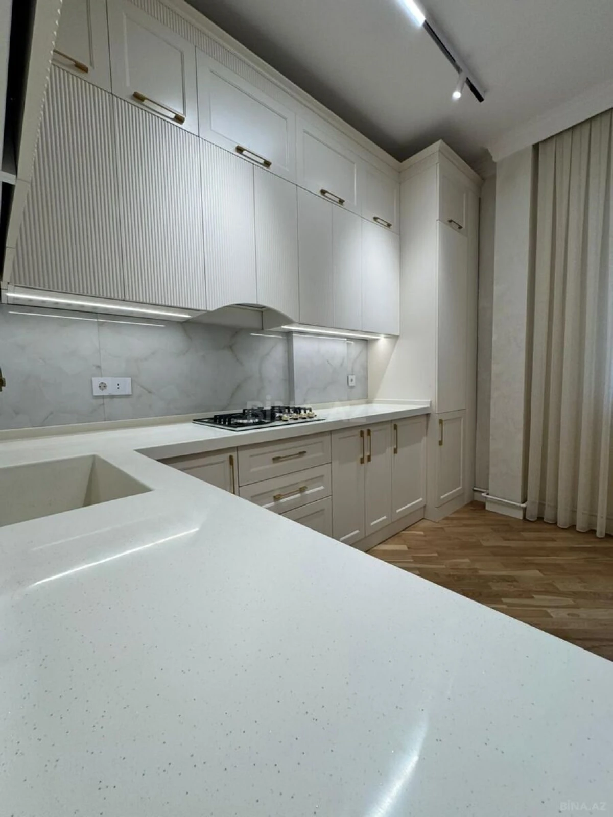 Satılır 2 otaqlı mənzil 80 m²