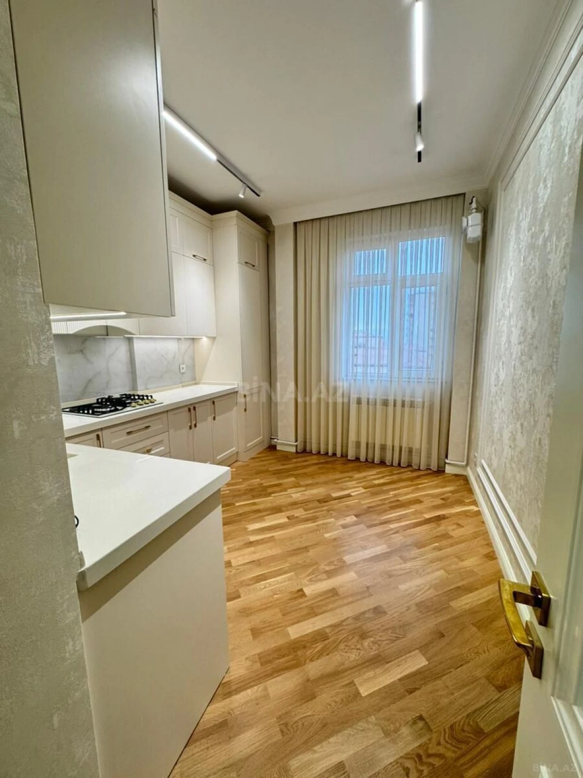 Satılır 2 otaqlı mənzil 80 m²