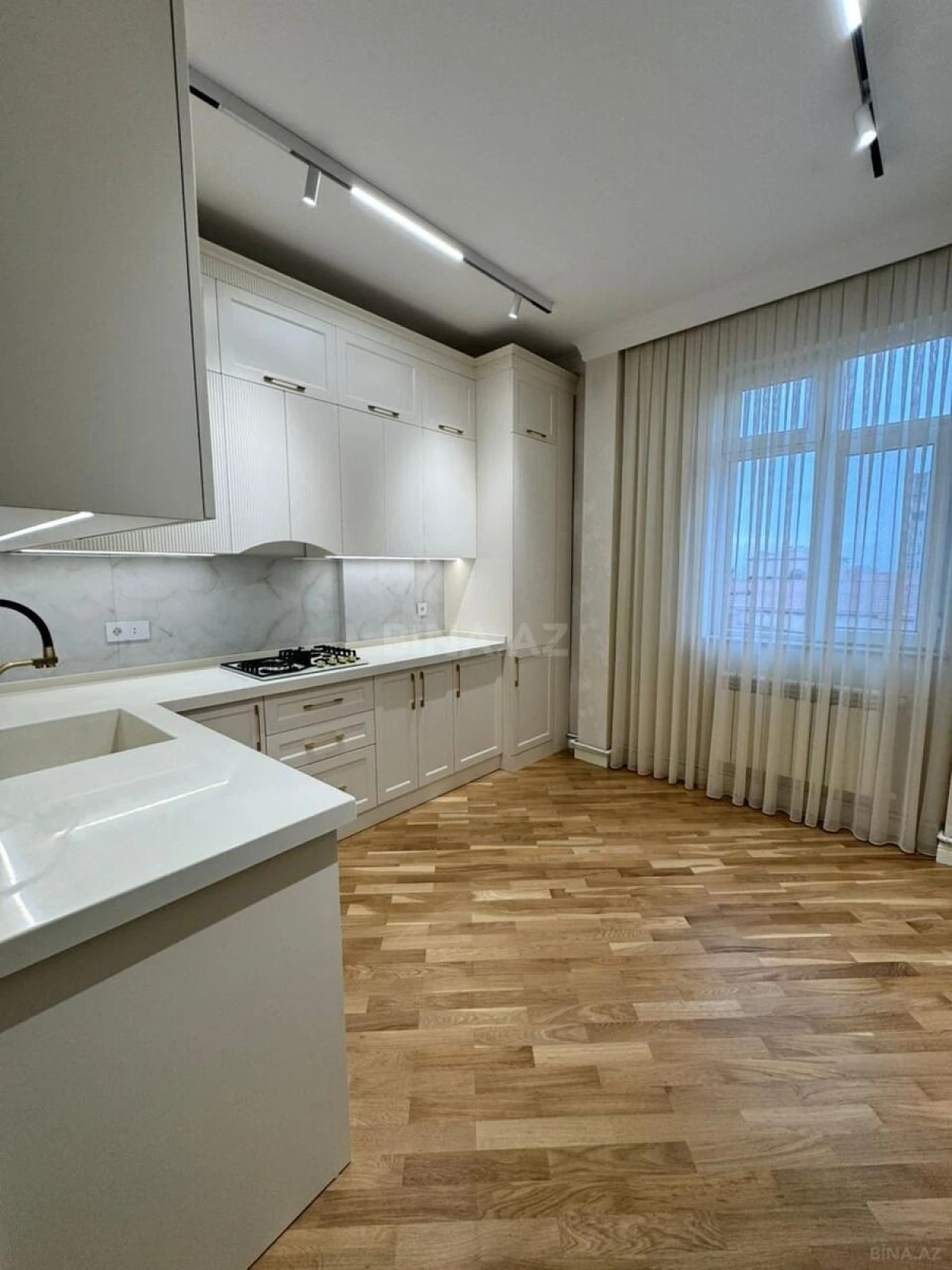 Satılır 2 otaqlı mənzil 80 m²