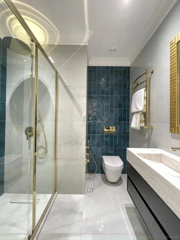 Satılır 4 otaqlı mənzil 140 m²