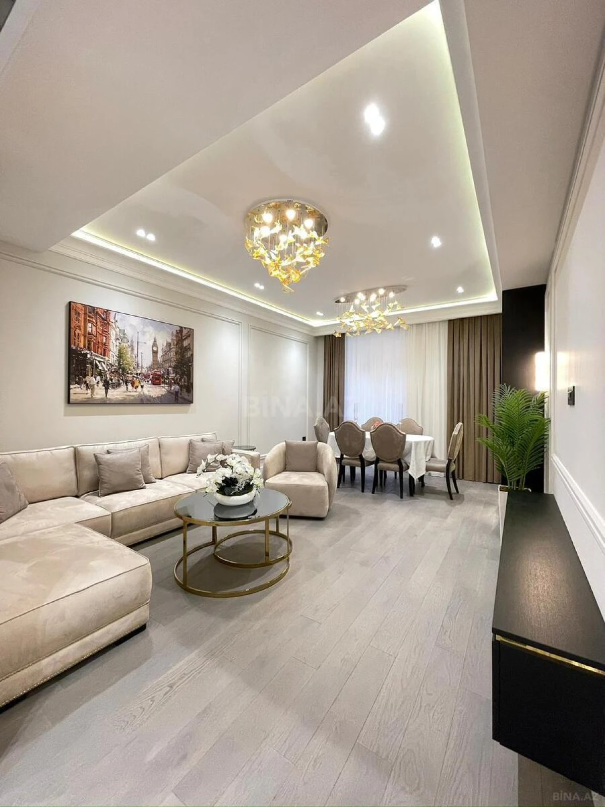 Satılır 4 otaqlı mənzil 140 m²
